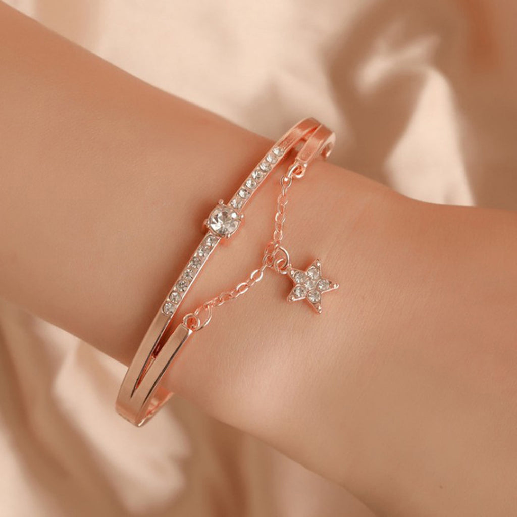 Charm Stainless Steel Bracelets Women White Daisy Chain Bracelet - China  White Daisy Bracelet and Chain Bracelet price | Made-in-China.com